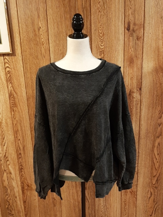 BiBi Tops - 🥀🍋NWT BiBi Long-Sleeved Black Mineral-Wash Uneven Hem Sweatshirt (XL) 🥀